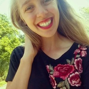 Meet your Posher, Camille