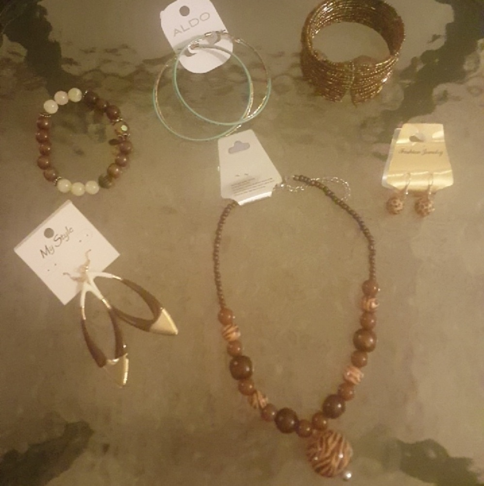 Costume Jewelry Bundle 7