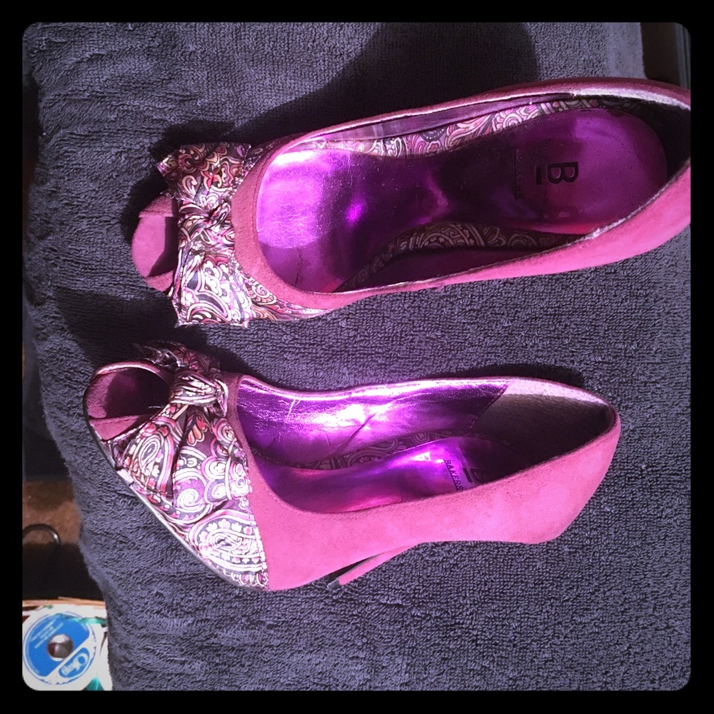 Purple high heels. Size 5 in women's.