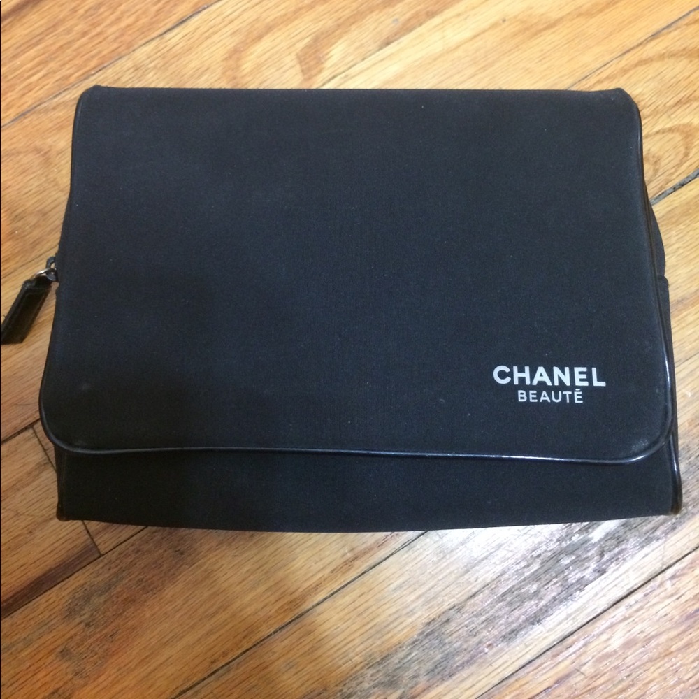 🌹 Chanel Makeup Bag 🌹