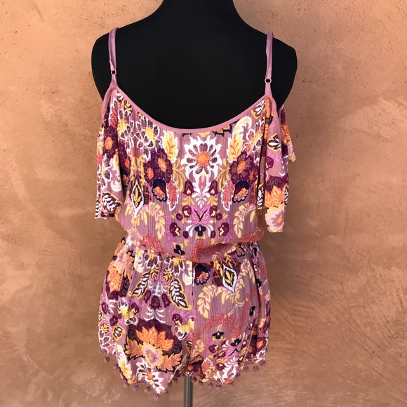 🔻[Band of Gypsies] Cold Shoulder Leaf Romper - Picture 4 of 8