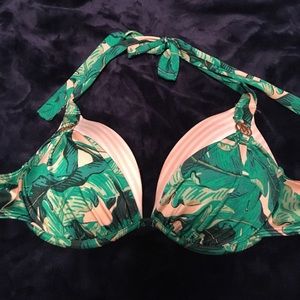 Victoria’s Secret 34C bikini push-up top
