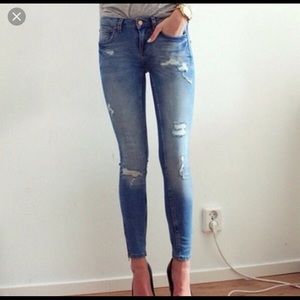 Zara Lightwashed Skinny Distressed Jeans