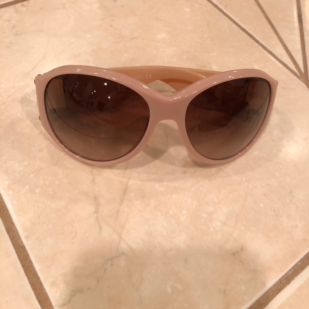 ❤️price drop Authentic Burberry sunglasses