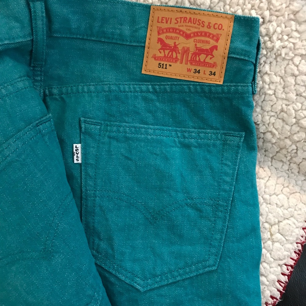 Colored pants are in this season!