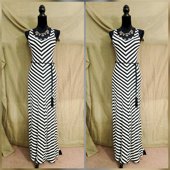 🌟Chevron Racer Back Stripped Maxi Dress🌟 - Picture 2 of 2