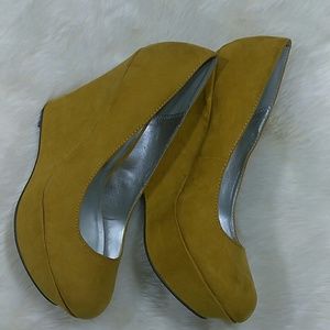 Qupid Mustard Yellow Wedges