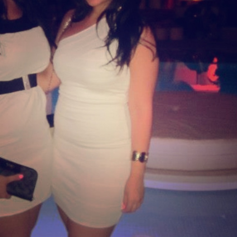 Short white bandage dress