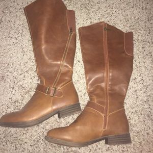 Brown Zip up Calf high Boots