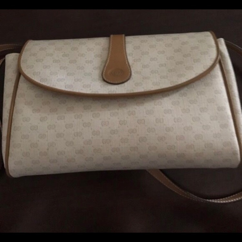 Gucci crossbody purse