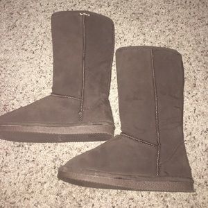 Bearpaw chocolate brown boots