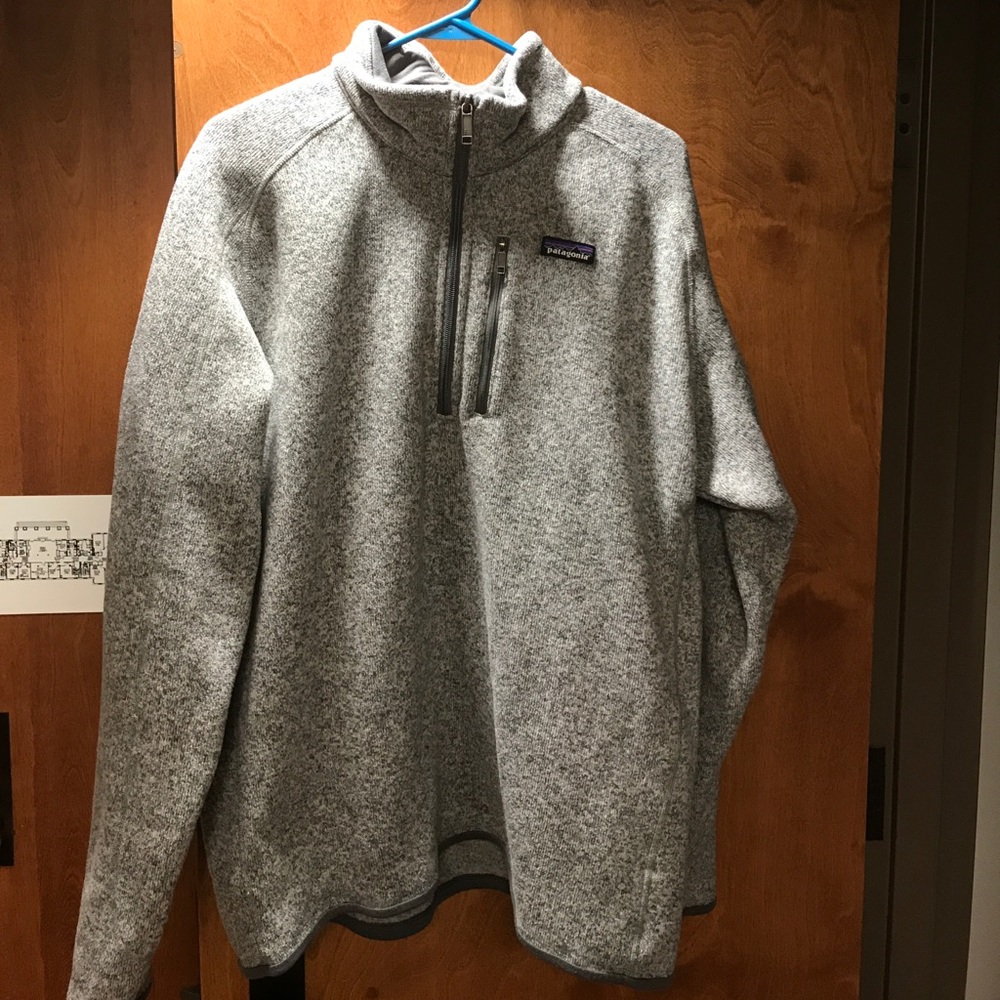 Men’s XL quarter zip Patagonia fleece.