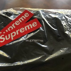 Supreme Compact logo hoodie