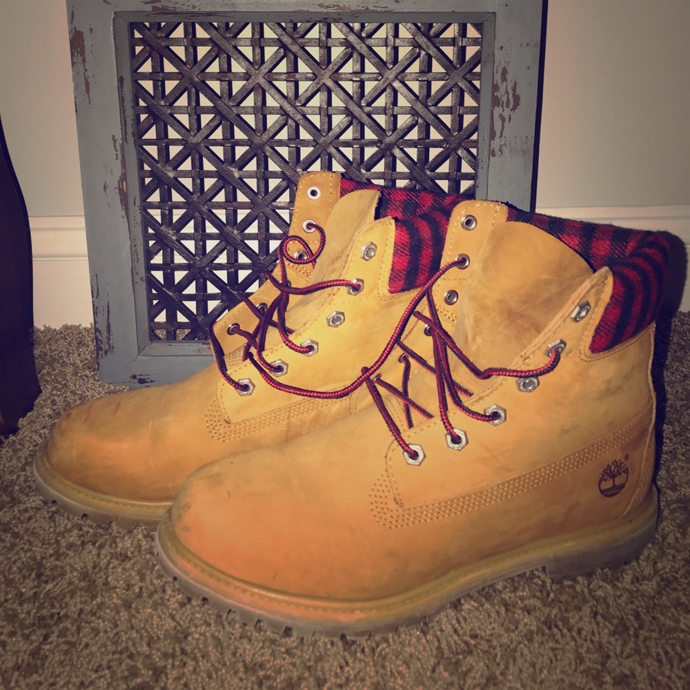 Wheat Timberlands women's size 10