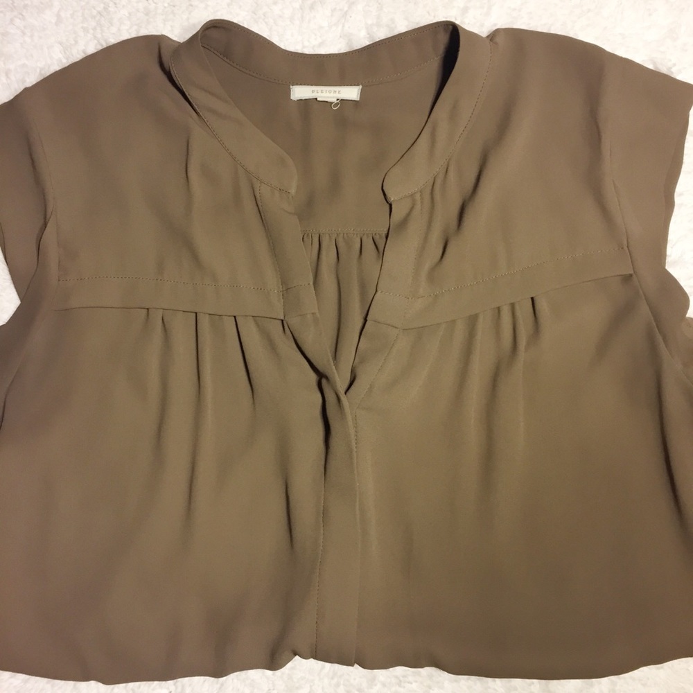 Short sleeved blouse, longer in length