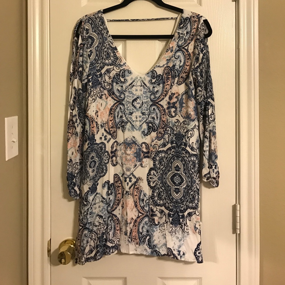 V neck dress with peek-a-boo sleeves