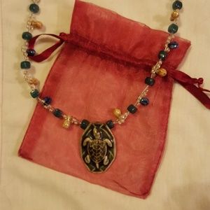 Beaded turtle pendant necklace & matching bracelet