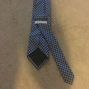 JOHN W NORSTROM  MEN'S TIE.  100% SILK