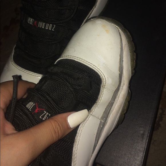 Air Jordan 11 Low Tuxedos SZ.5 - Picture 2 of 4