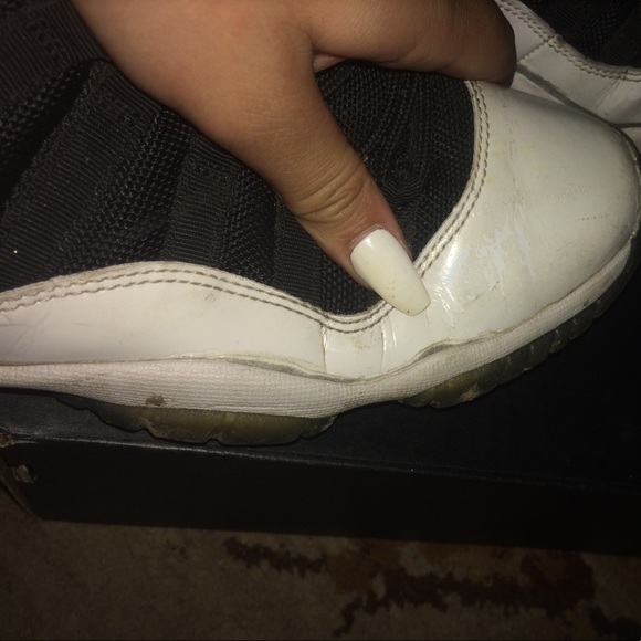 Air Jordan 11 Low Tuxedos SZ.5 - Picture 4 of 4