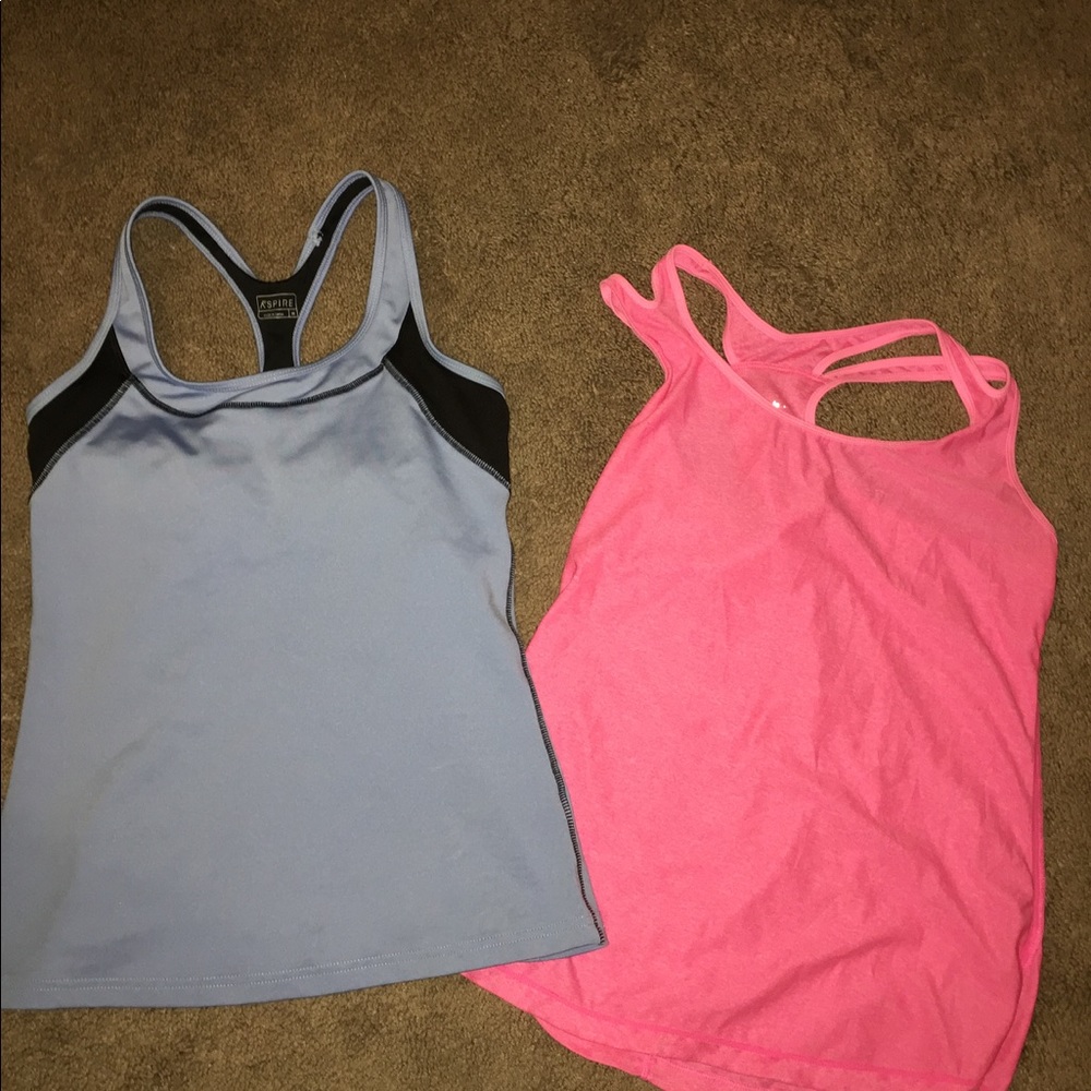 Tanks tops 2 for 25$