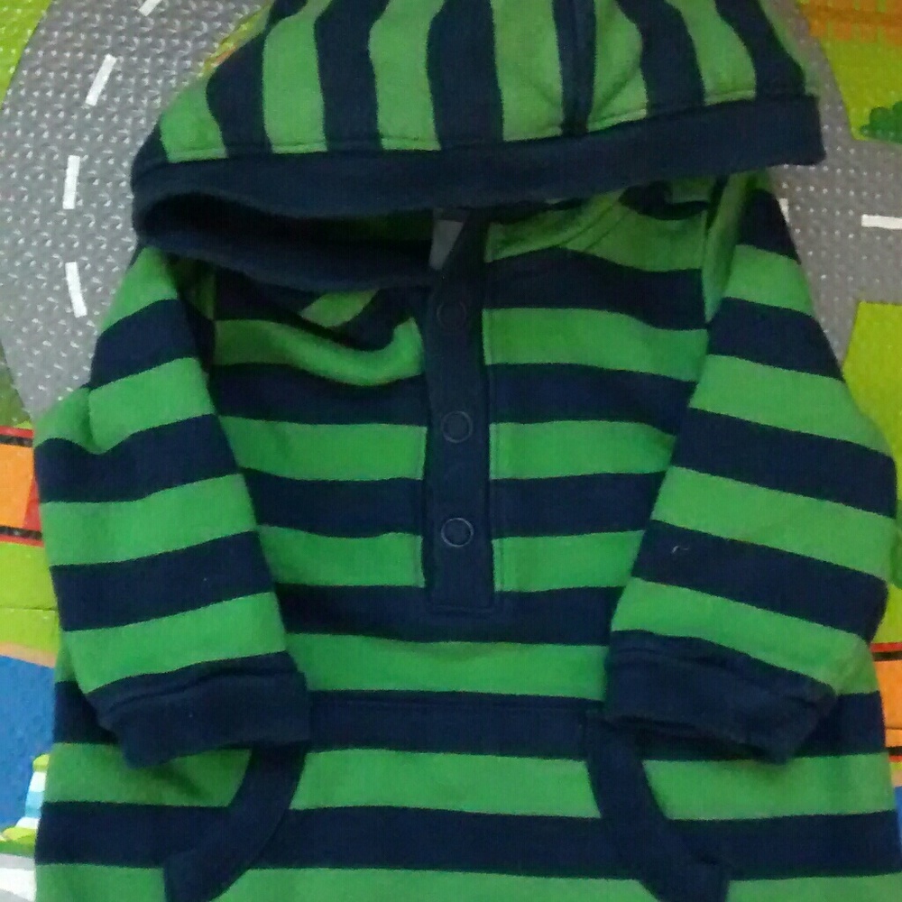 Old Navy hoodie jumpsuit romper size 0-3 months