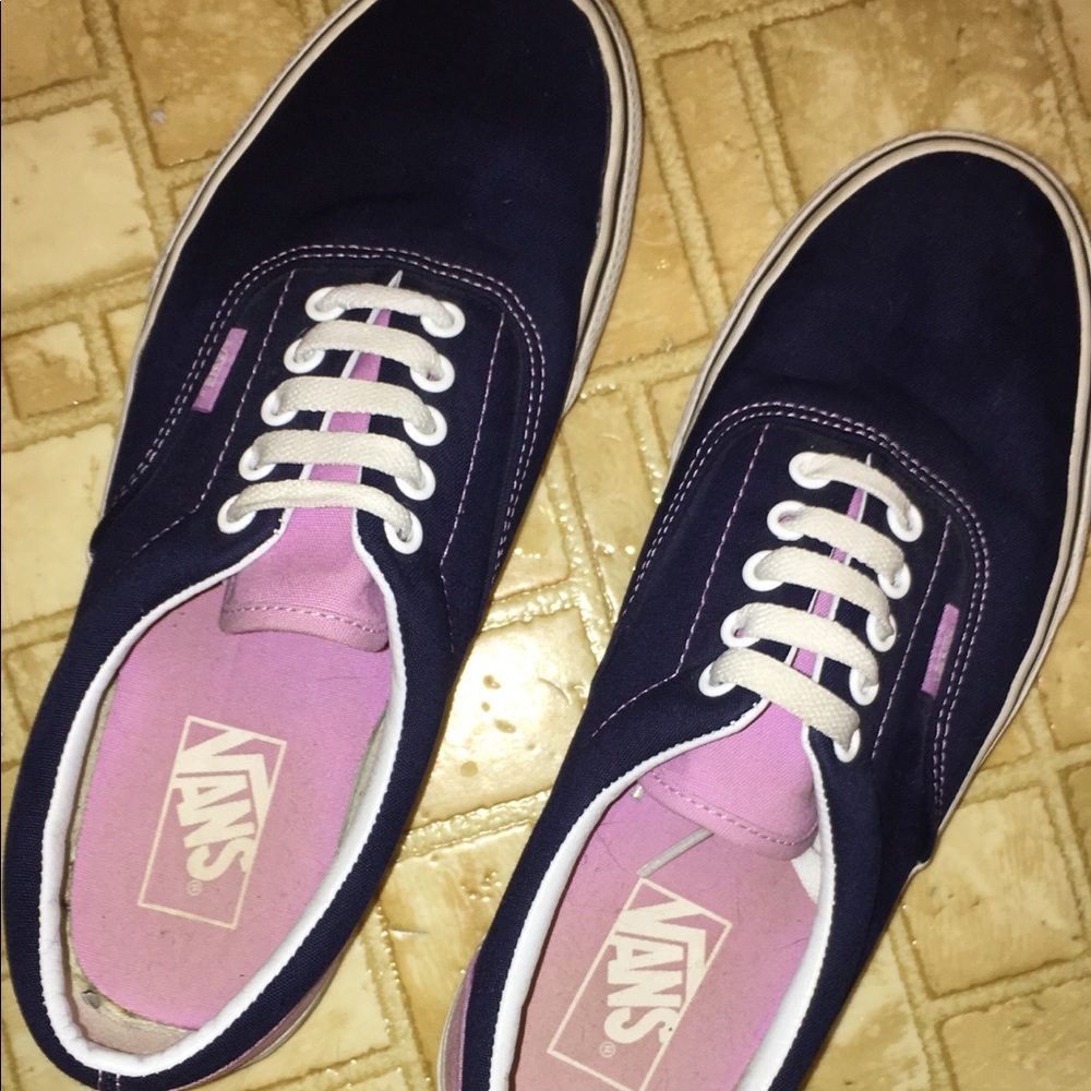 Size 10 women’s van shoes