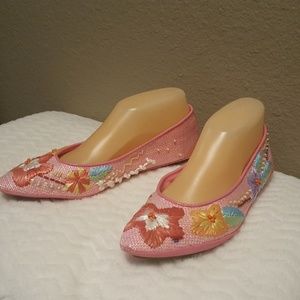 Chinese Laundry emroidered flats