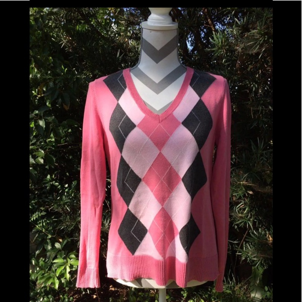 Izod Size M Womans Vneck Sweater Argyle Print