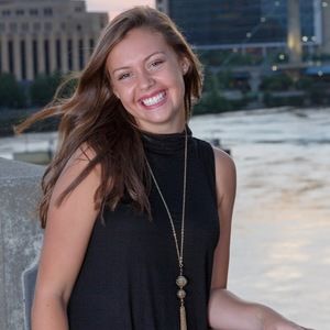 Meet your Posher, Claire