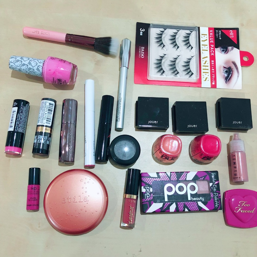 MAKEUP BUNDLE. 💄💋