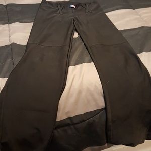 Athletic bellbottom leggings