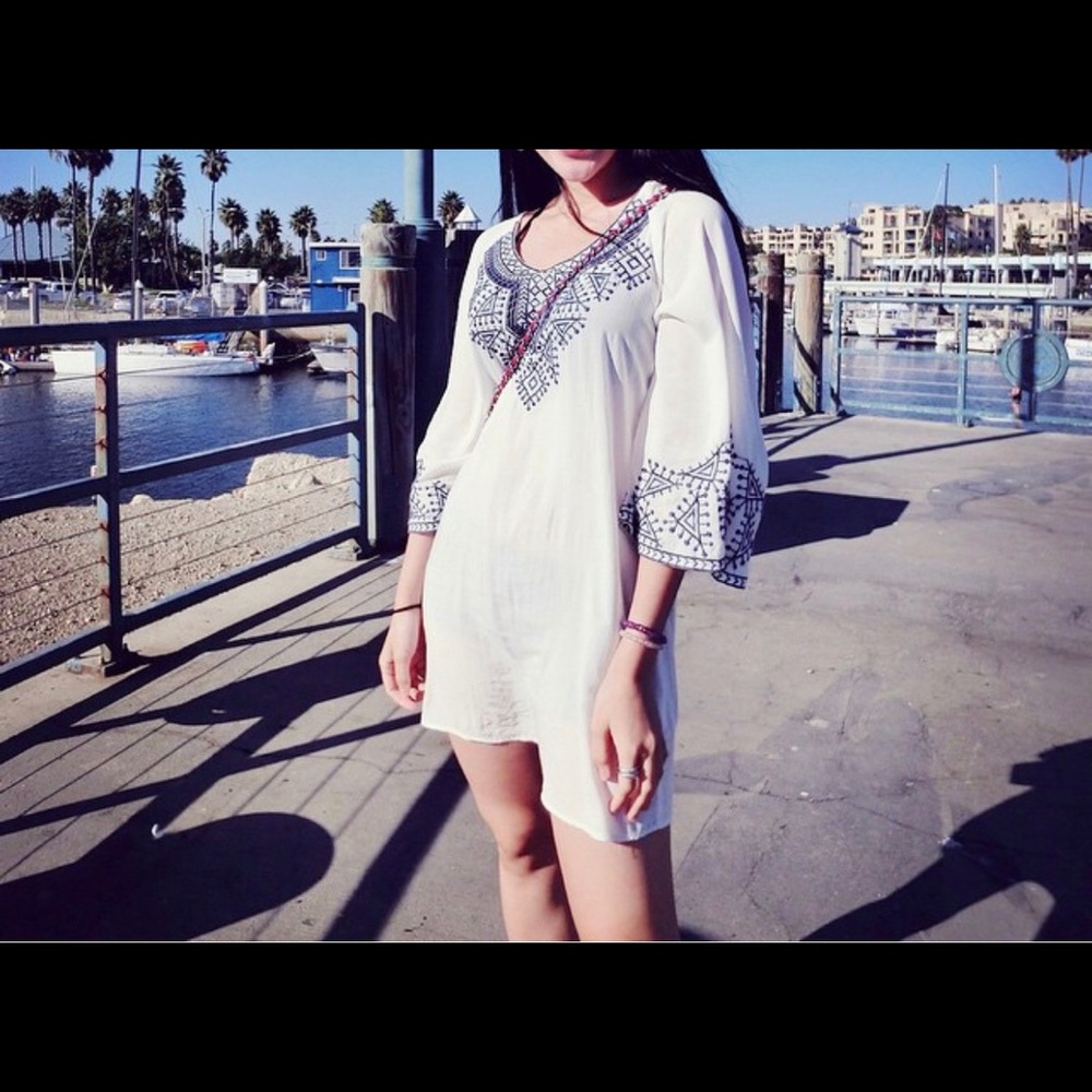 Dress - Picture 5 of 6