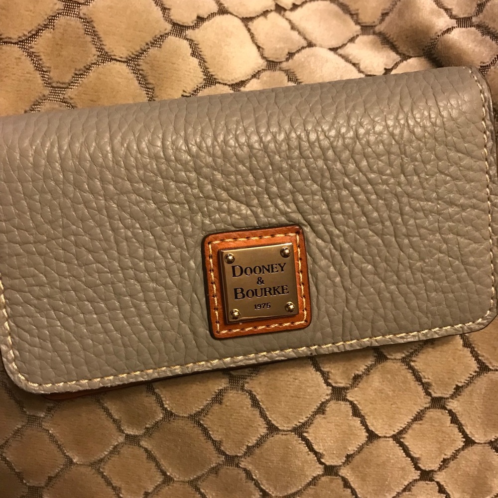 ‼️SOLD‼️Dooney & Bourke wallet/phone case NWT