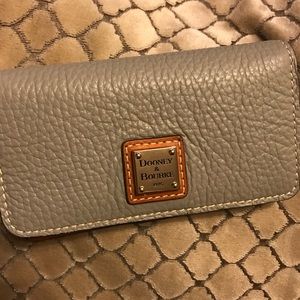 ‼️SOLD‼️Dooney & Bourke wallet/phone case NWT
