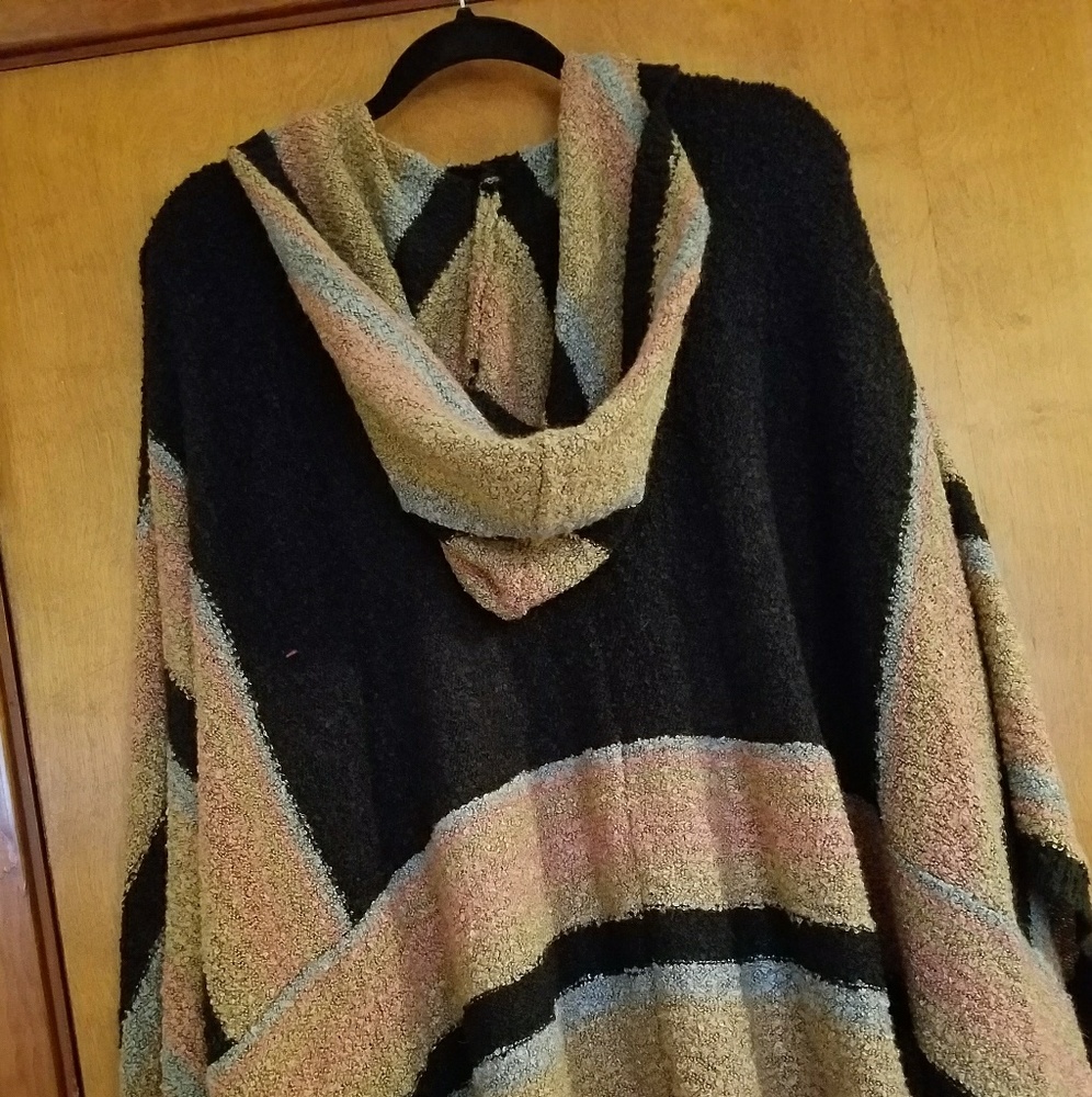 **SALE** Cozy Hooded Poncho NWOT
