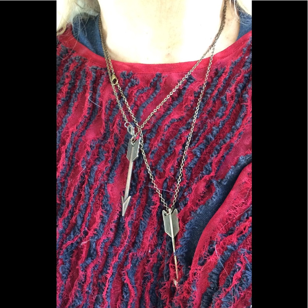 🏹❤️🏹NWOT "BRASS ARROW" NECKLACE! - Picture 2 of 4