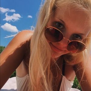 Meet your Posher, Zoë