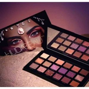Huda Beauty Desert Dusk