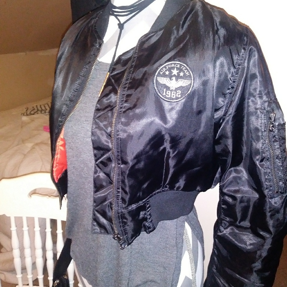 Cropped bomber jacket - Picture 2 of 4