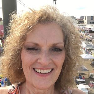 Meet your Posher, Becki