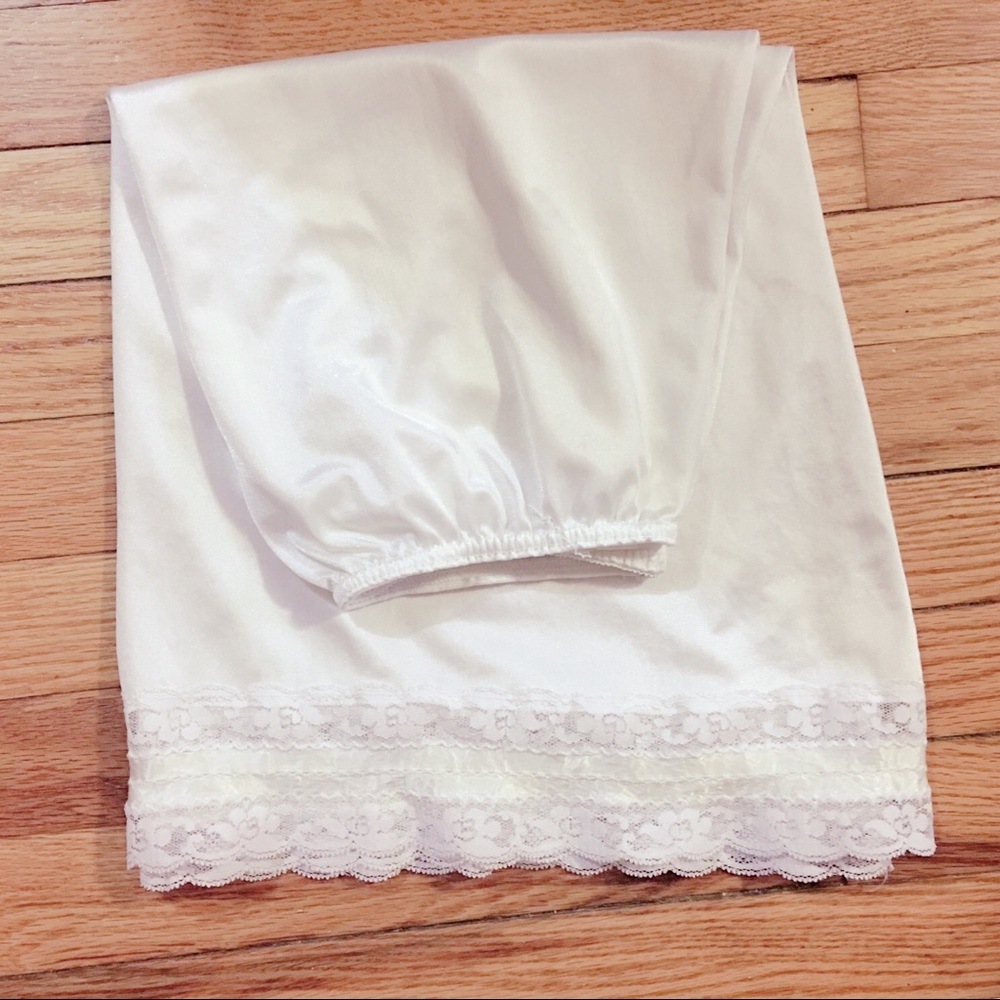 💁🏽Maxi HalfSlip, 3 Row Ruffle Lace, Side Slits