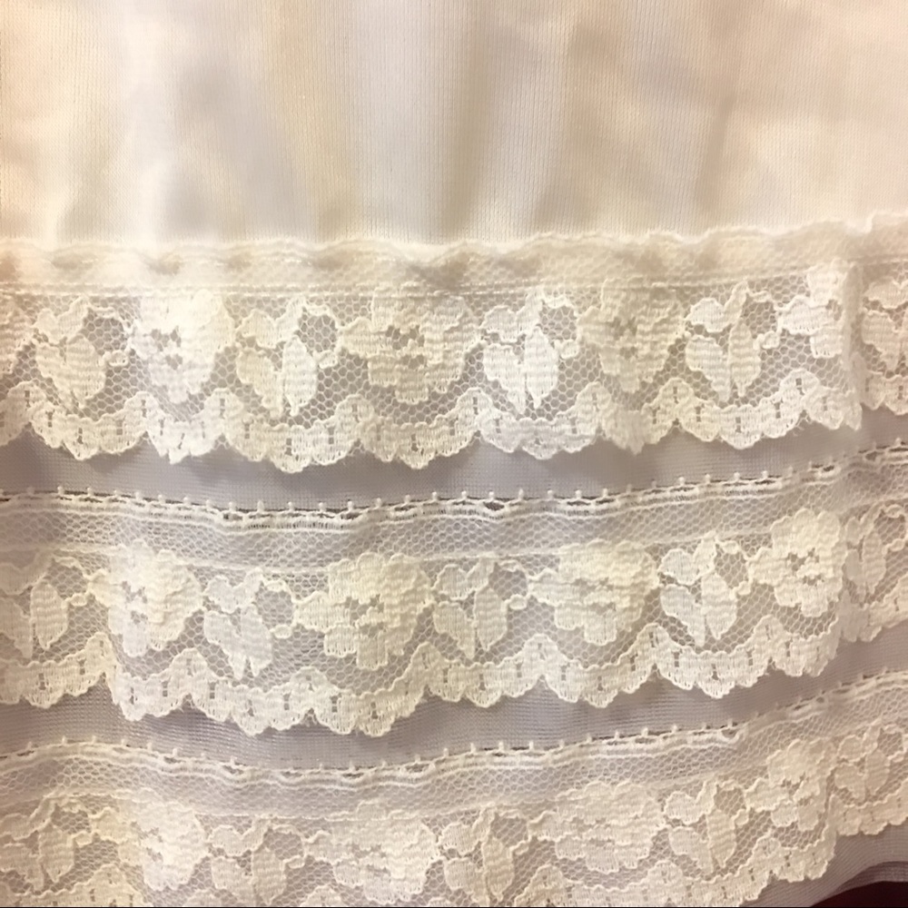 💁🏽Maxi HalfSlip, 3 Row Ruffle Lace, Side Slits - Picture 2 of 7