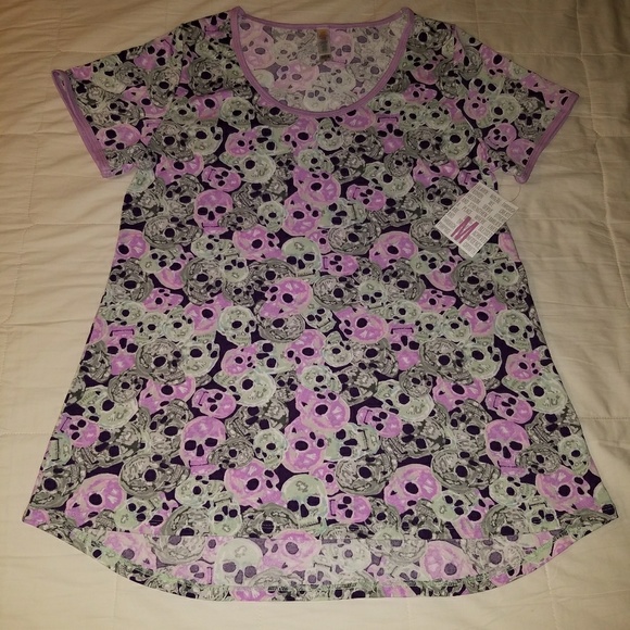 LuLaRoe Halloween M classic T with skulls - Picture 1 of 3