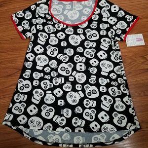 LuLaRoe Halloween M classic T with skulls