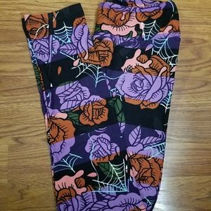 LuLaRoe Halloween OS leggings bleeding roses