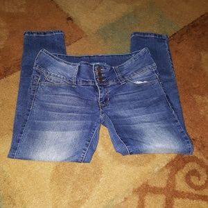 Wanna Betta Butt Jeans size 7 crop Juniors