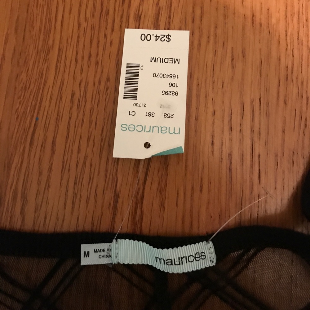 NWT Maurices top. - Picture 4 of 4