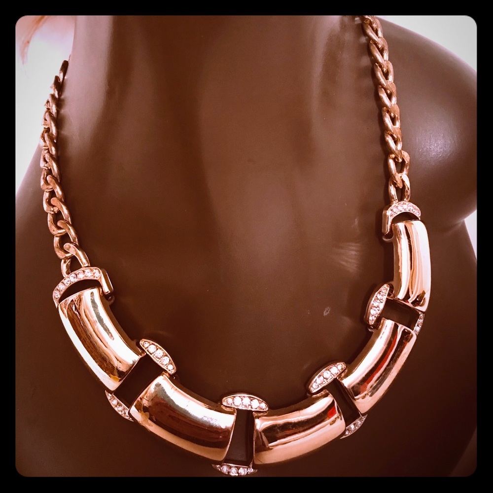 Beautiful classy necklace