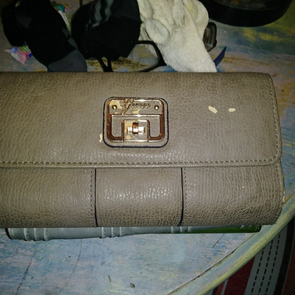 Guess wallet